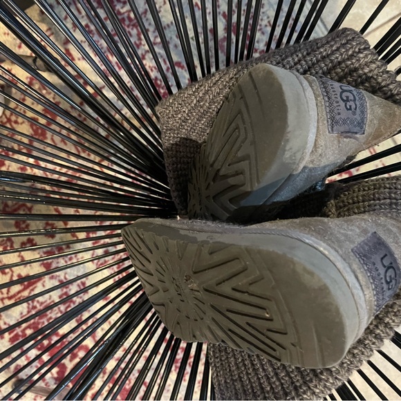 Uggs size 8 - Picture 9 of 13